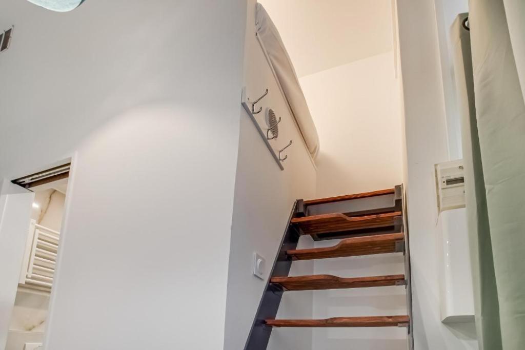 Tiny Boutique In 11 Appartement Parijs